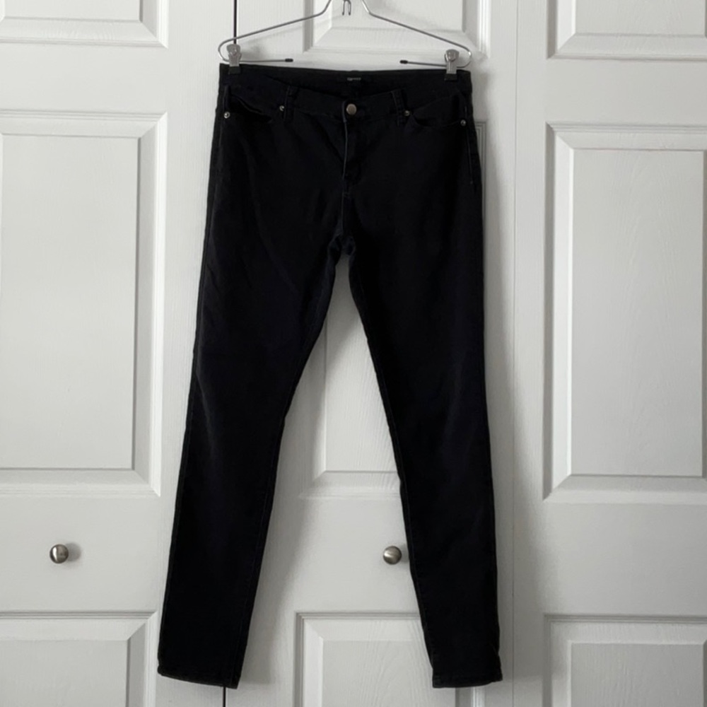 Forever 21 Black Stretch Skinny Jeans, Size 30, Inseam 28”, button and zip